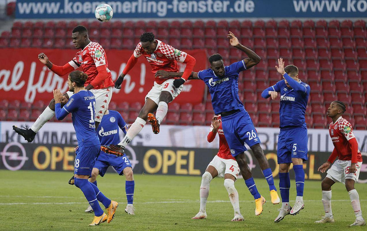 佛罗伦萨客场失利,保级形势岌岌可危 佛罗伦萨客场失利,保级形势岌岌可危