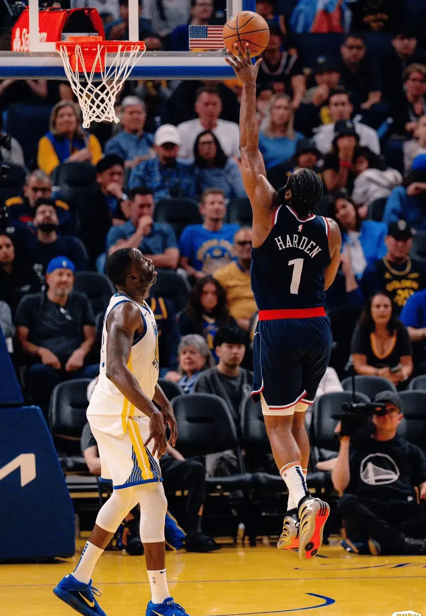 火箭不敌鹈鹕,哈登三分手感低迷 火箭不敌鹈鹕,哈登三分手感低迷