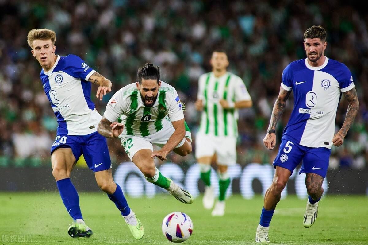 关于瓦伦西亚中场表现抢眼，球队士气飙升的信息