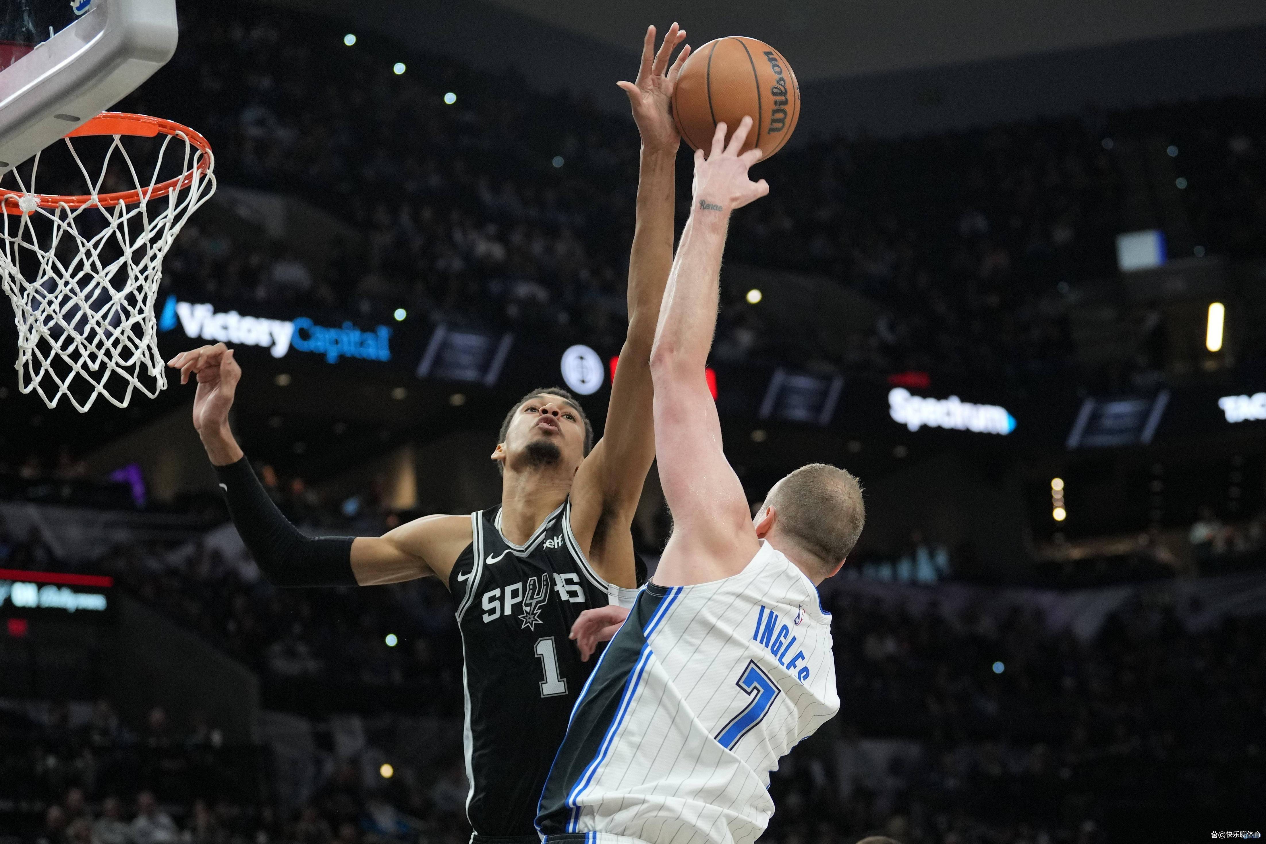 熊猫直播tv-热火爆冷国王，西蒙斯惊艳世界