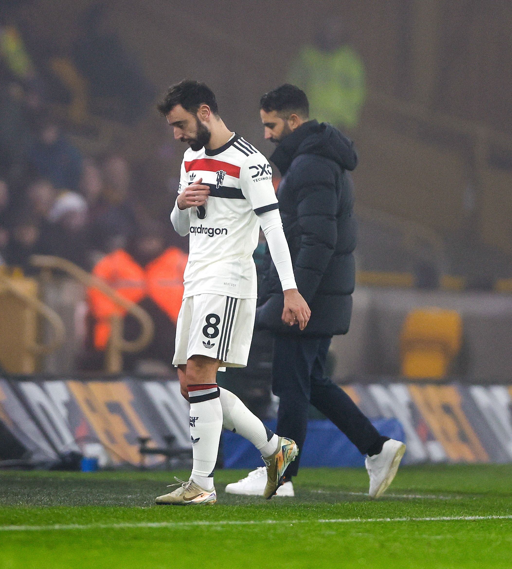 曼联遭遇惨败,小组出线前景黯淡 曼联遭遇惨败,小组出线前景黯淡